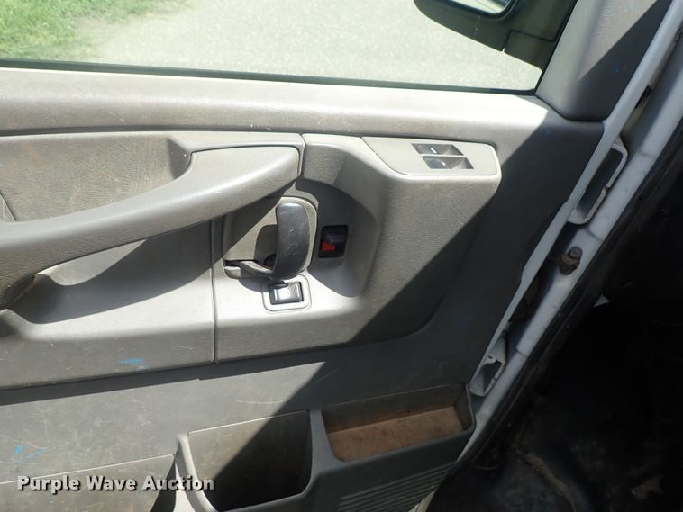 image for item DI4528 2011 Chevrolet Express 2500  van