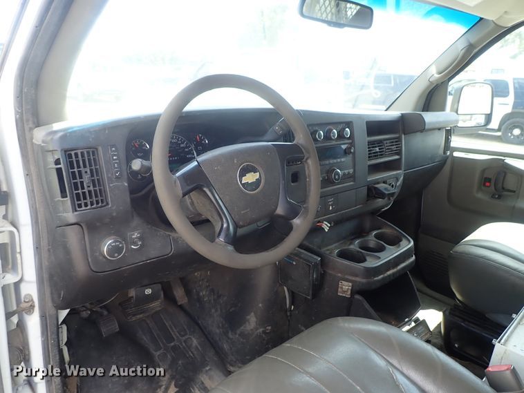 image for item DI4528 2011 Chevrolet Express 2500  van