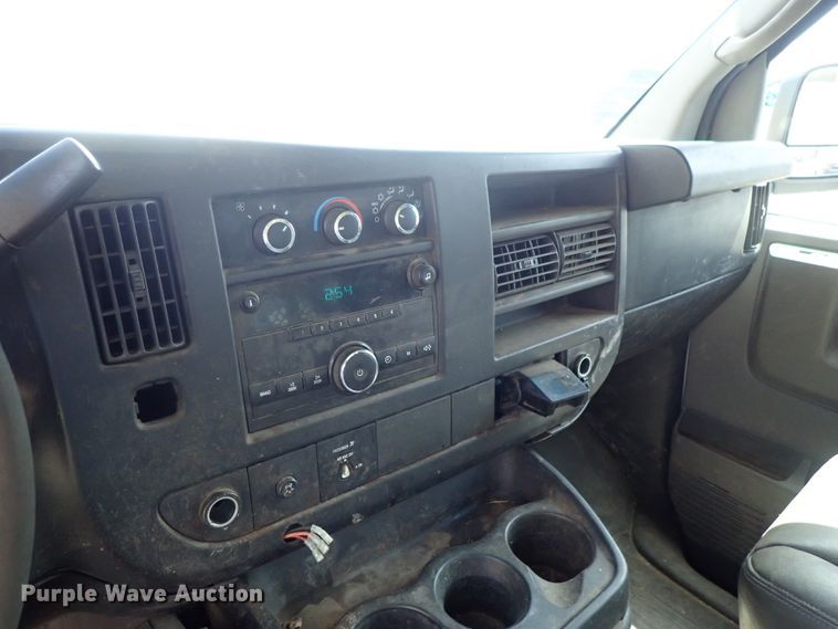 image for item DI4528 2011 Chevrolet Express 2500  van