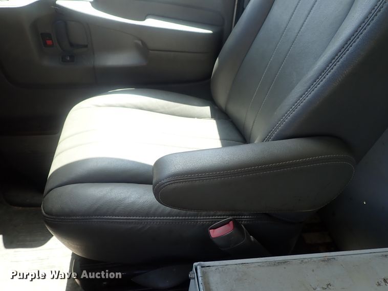 image for item DI4528 2011 Chevrolet Express 2500  van