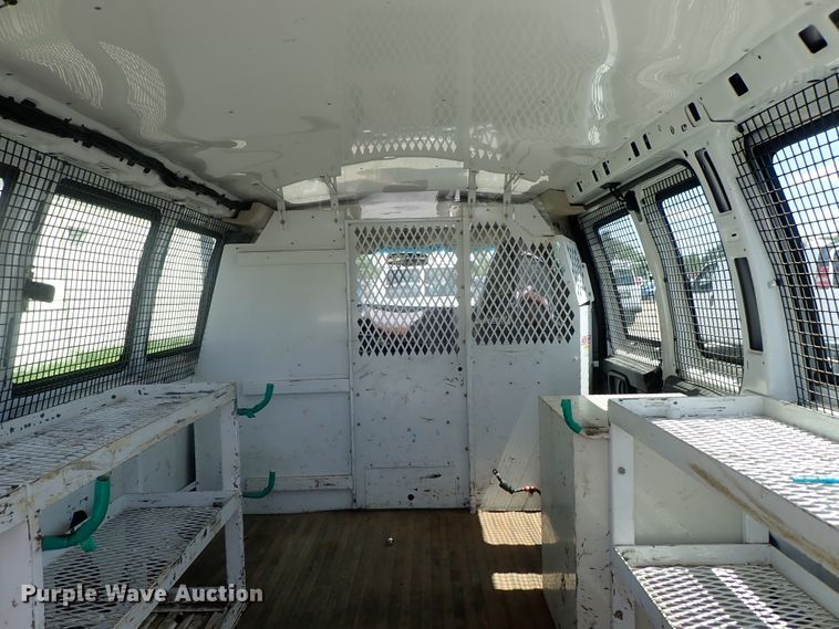 image for item DI4528 2011 Chevrolet Express 2500  van