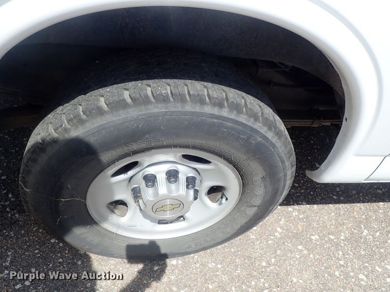 image for item DI4528 2011 Chevrolet Express 2500  van