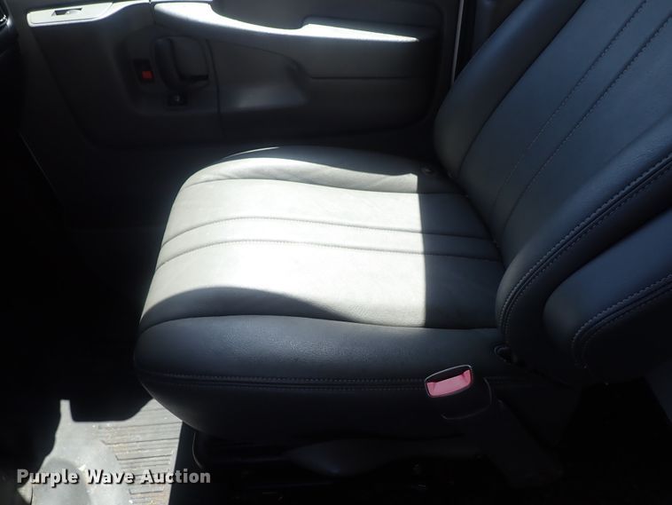 image for item DI4531 2012 Chevrolet Express 2500  van