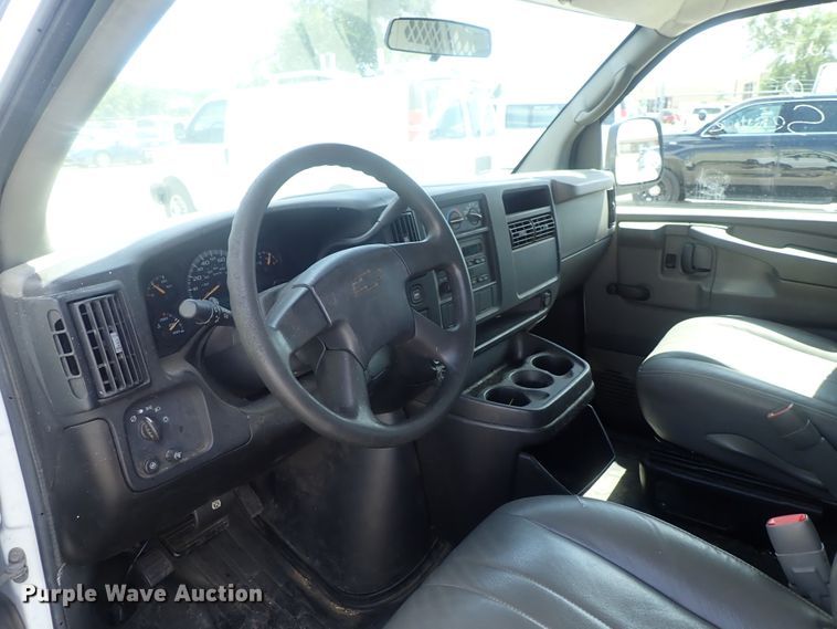 image for item DI4532 2007 Chevrolet Express 2500  van