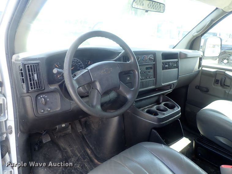image for item DI4532 2007 Chevrolet Express 2500  van