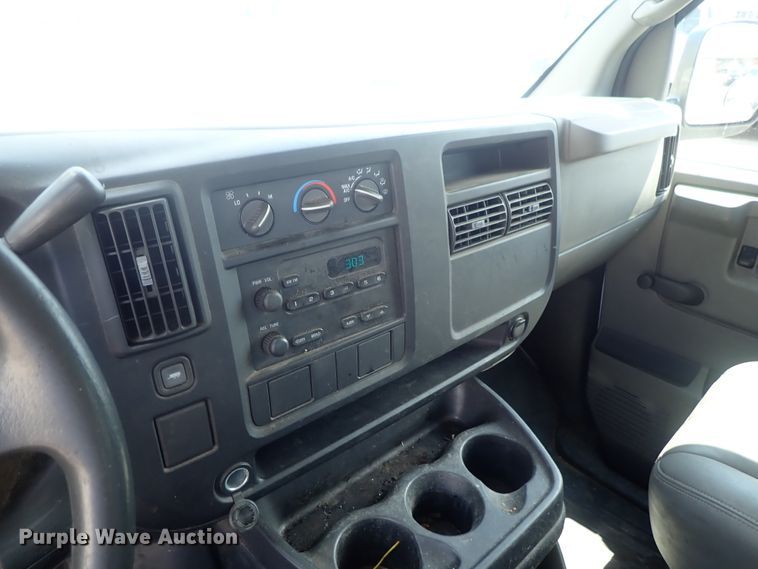 image for item DI4532 2007 Chevrolet Express 2500  van
