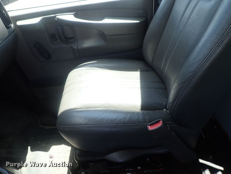 image for item DI4533 2007 Chevrolet Express 2500  van