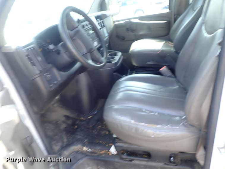 image for item DI4534 2007 Chevrolet Express 2500  van