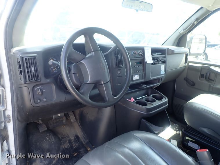 image for item DI4534 2007 Chevrolet Express 2500  van