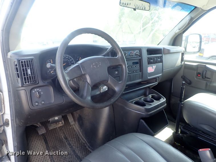 image for item DI4535 2007 Chevrolet Express 2500  van