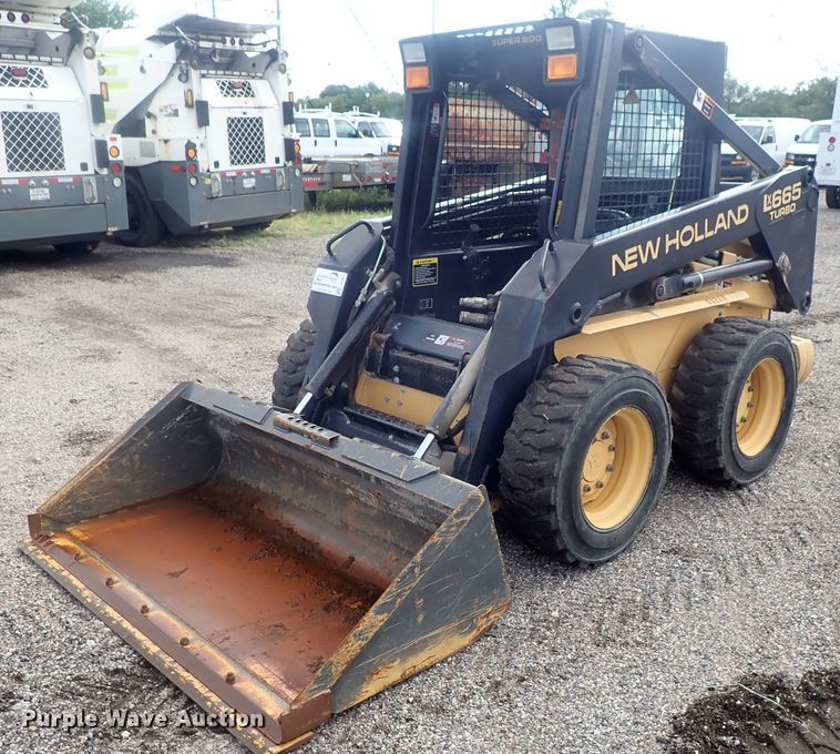 image for item DI4561 1999 New Holland LX665  skid steer loader