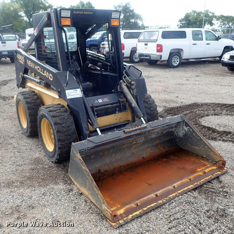 image for item DI4561 1999 New Holland LX665  skid steer loader
