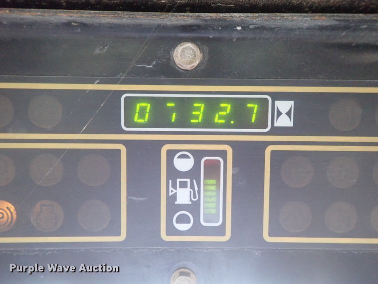 image for item DI4561 1999 New Holland LX665  skid steer loader