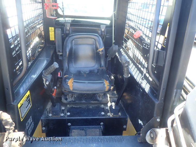 image for item DI4561 1999 New Holland LX665  skid steer loader