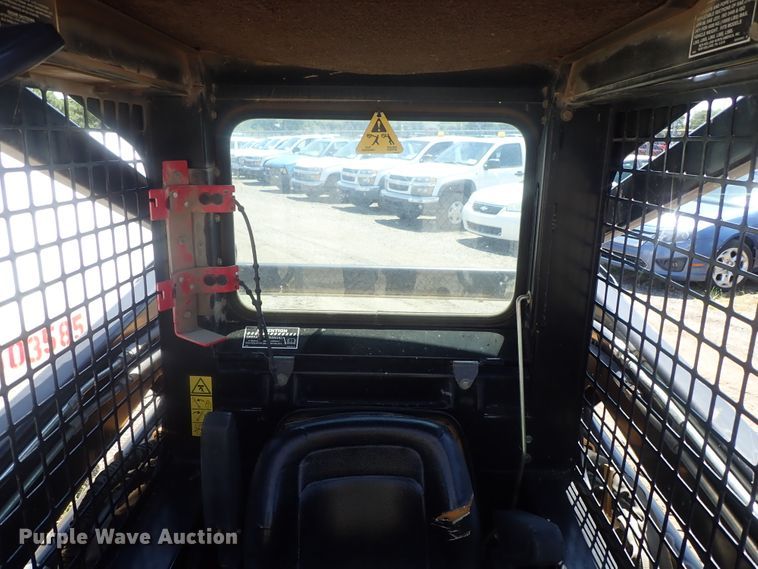 image for item DI4561 1999 New Holland LX665  skid steer loader