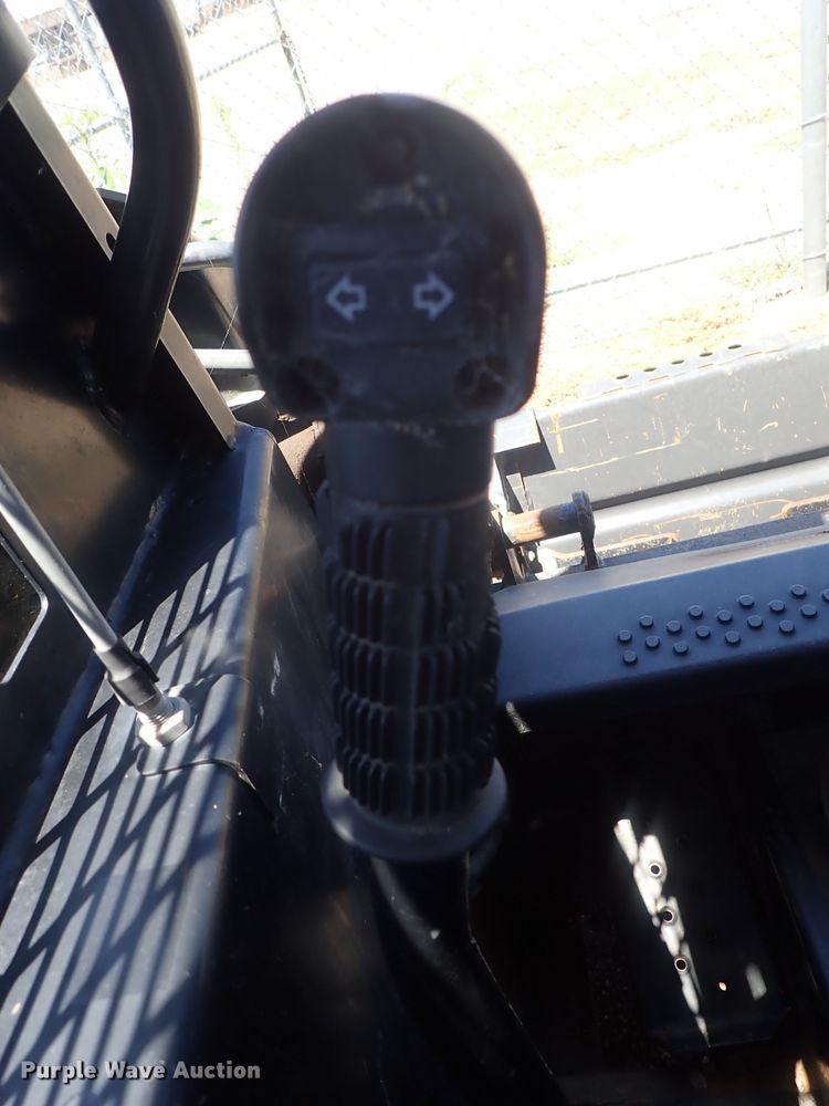 image for item DI4561 1999 New Holland LX665  skid steer loader