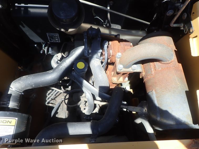 image for item DI4561 1999 New Holland LX665  skid steer loader