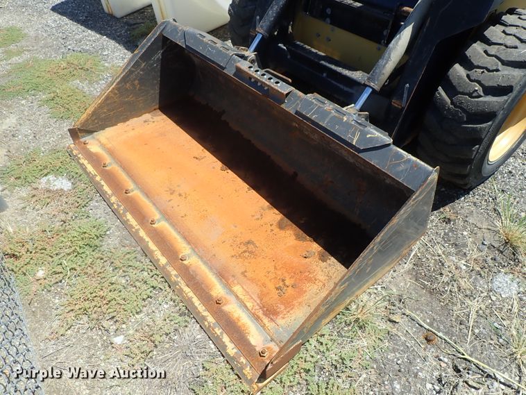 image for item DI4561 1999 New Holland LX665  skid steer loader