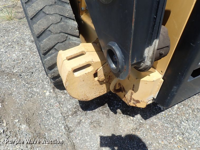 image for item DI4561 1999 New Holland LX665  skid steer loader