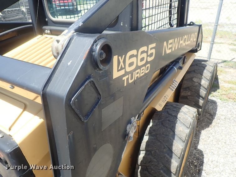 image for item DI4561 1999 New Holland LX665  skid steer loader