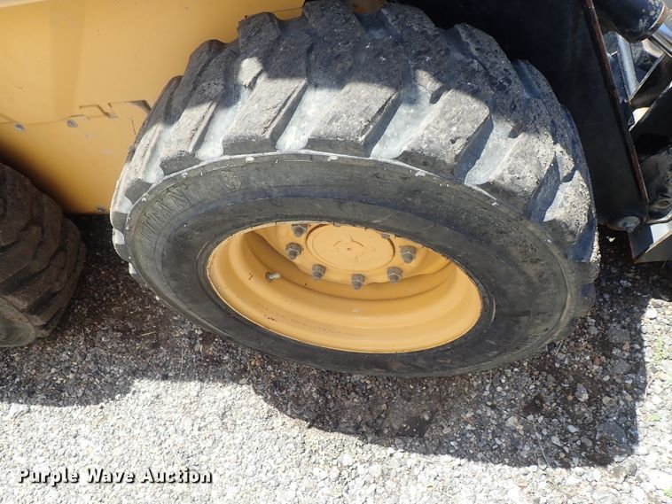 image for item DI4561 1999 New Holland LX665  skid steer loader