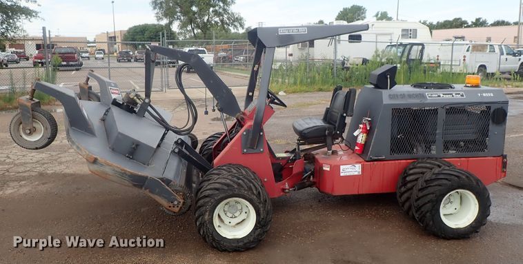 image for item DI4564 1999 Power Trac PT-1850 slope mower