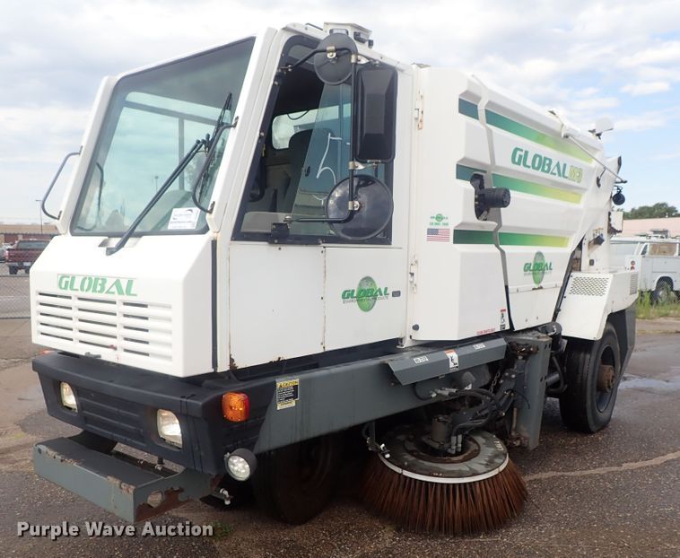 image for item DI4567 2015 Global M3  street sweeper