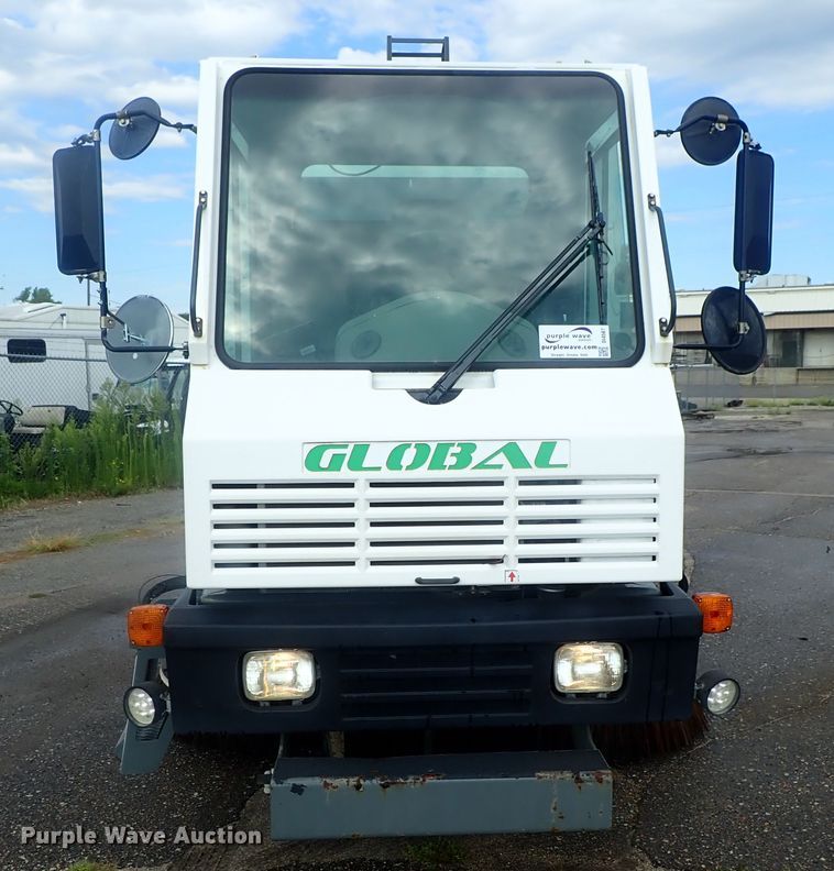 image for item DI4567 2015 Global M3  street sweeper