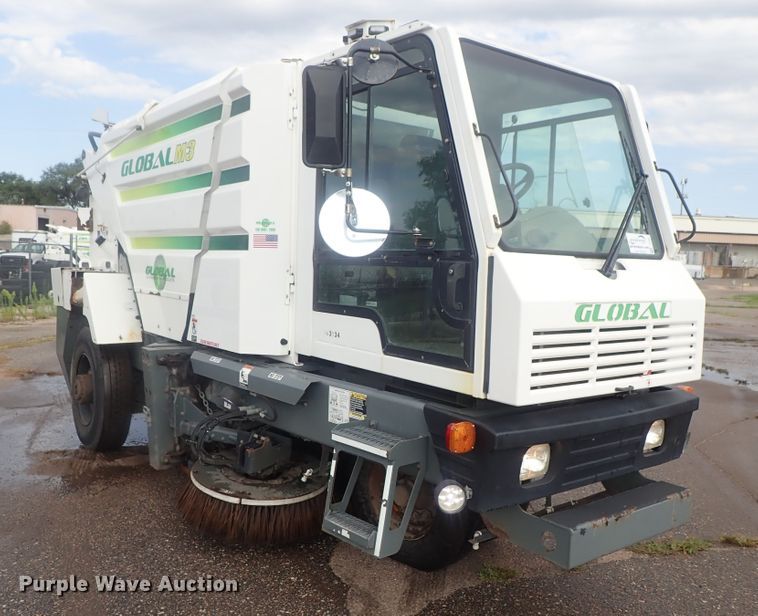 image for item DI4567 2015 Global M3  street sweeper