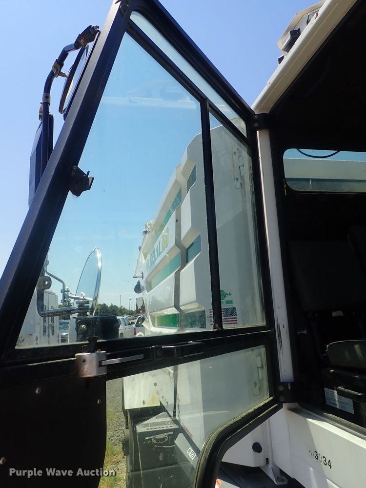 image for item DI4567 2015 Global M3  street sweeper