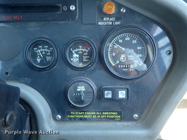 image for item DI4567 2015 Global M3  street sweeper