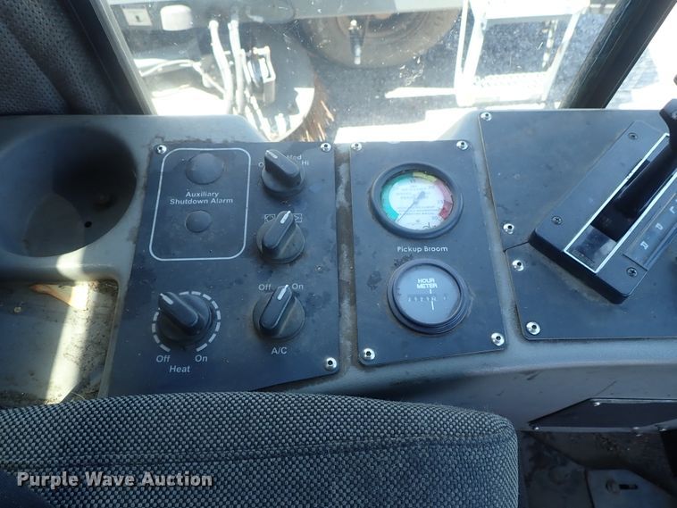 image for item DI4567 2015 Global M3  street sweeper