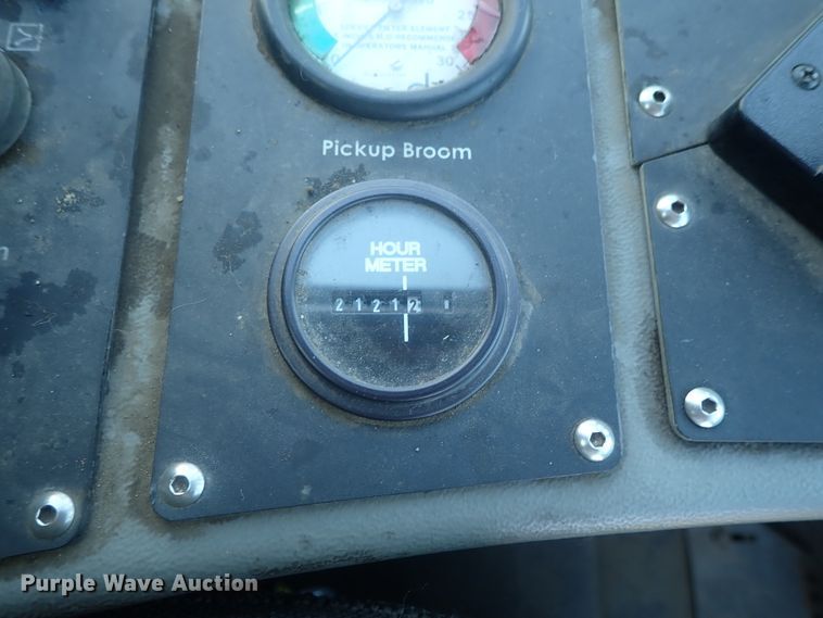 image for item DI4567 2015 Global M3  street sweeper