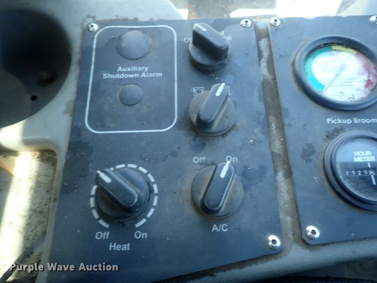 image for item DI4567 2015 Global M3  street sweeper