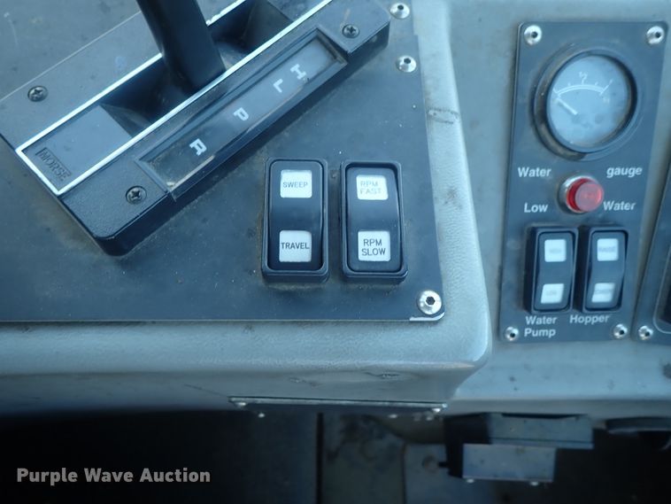 image for item DI4567 2015 Global M3  street sweeper