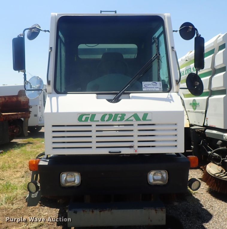 image for item DI4567 2015 Global M3  street sweeper
