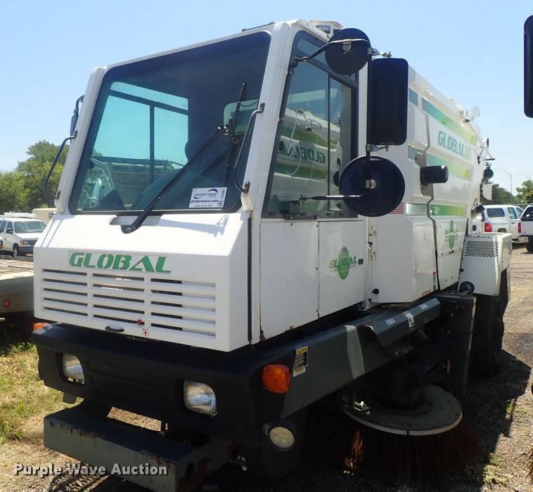 image for item DI4567 2015 Global M3  street sweeper