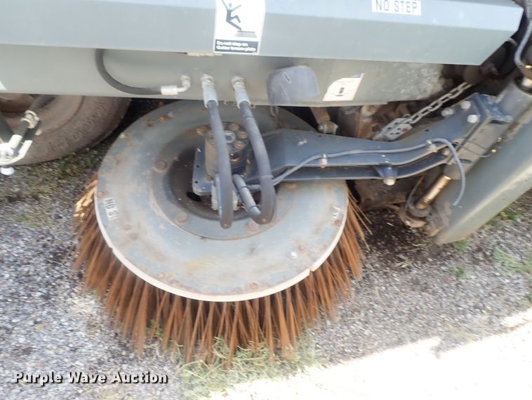 image for item DI4567 2015 Global M3  street sweeper