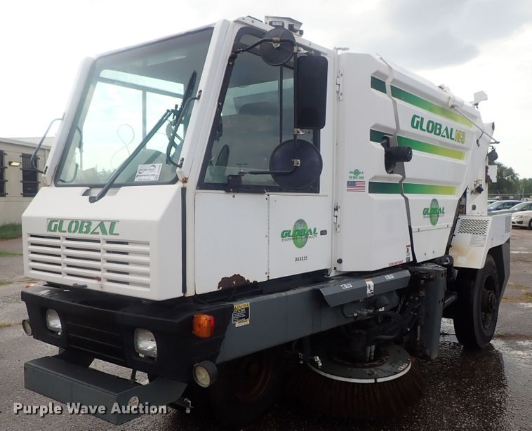 image for item DI4568 2015 Global M3  street sweeper