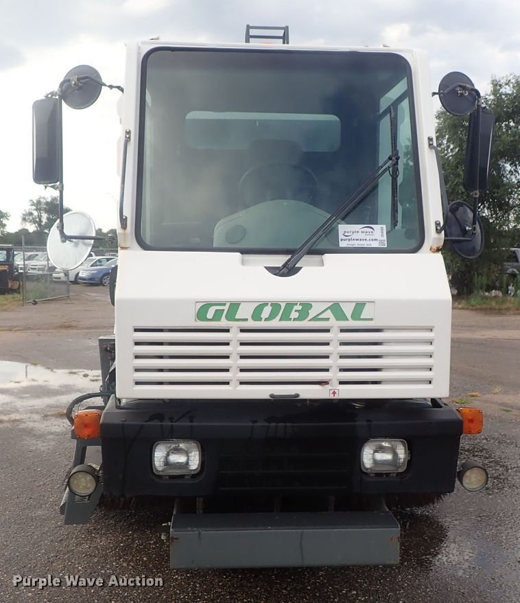 image for item DI4568 2015 Global M3  street sweeper