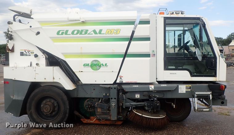 image for item DI4568 2015 Global M3  street sweeper