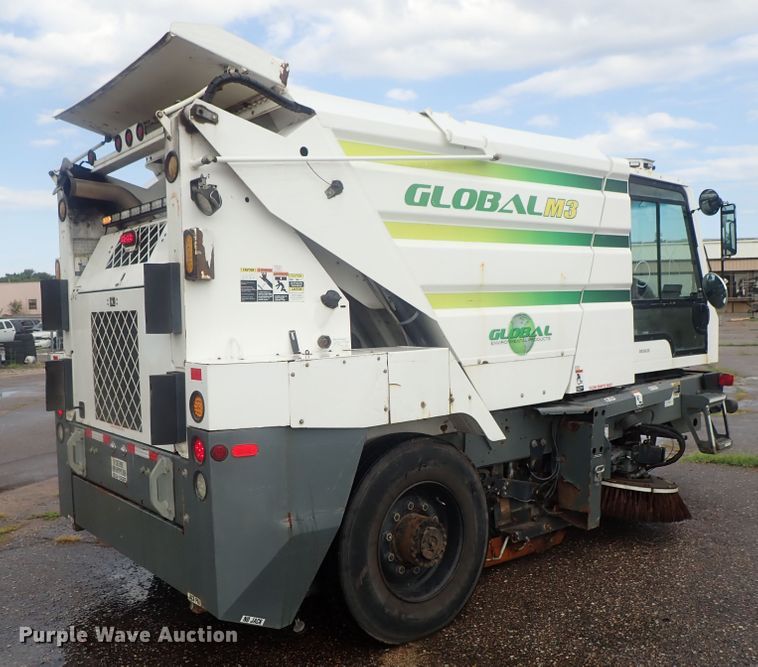 image for item DI4568 2015 Global M3  street sweeper