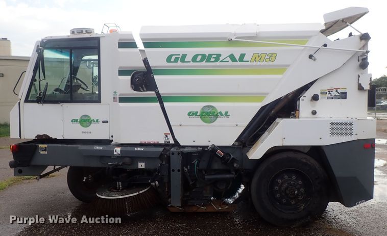 image for item DI4568 2015 Global M3  street sweeper
