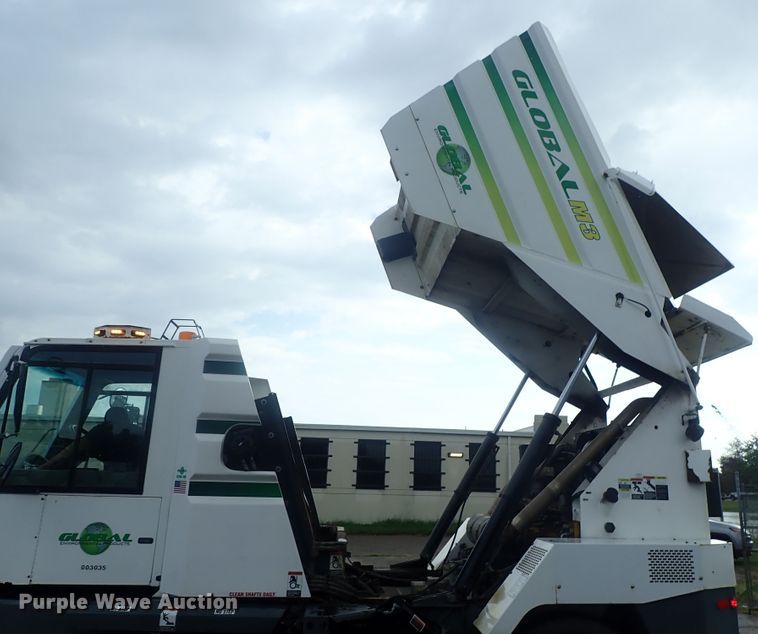 image for item DI4568 2015 Global M3  street sweeper