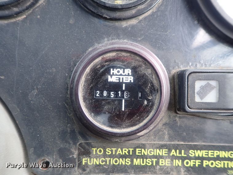 image for item DI4568 2015 Global M3  street sweeper