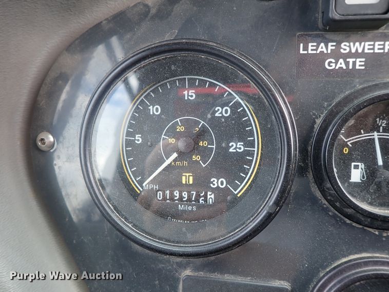 image for item DI4568 2015 Global M3  street sweeper