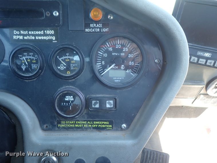 image for item DI4568 2015 Global M3  street sweeper