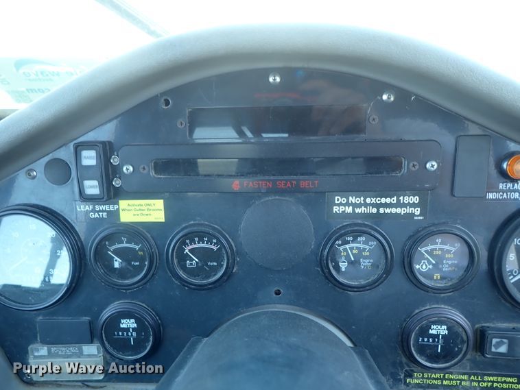 image for item DI4568 2015 Global M3  street sweeper