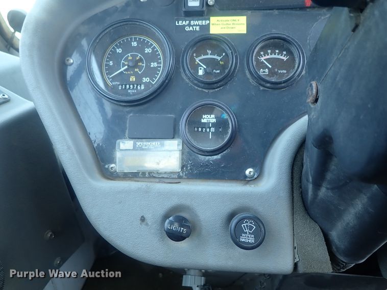 image for item DI4568 2015 Global M3  street sweeper