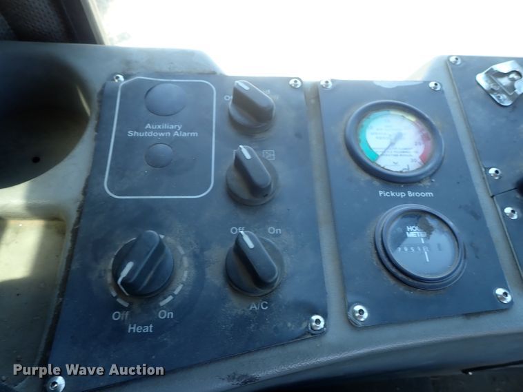 image for item DI4568 2015 Global M3  street sweeper